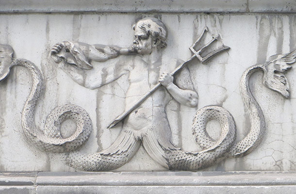 船夫・荷役人組合のホールにあるトリトン像