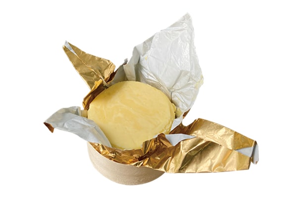 ゴールドの紙に包まれた美しいバター