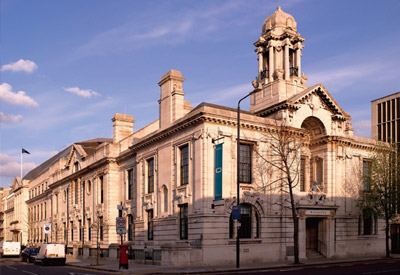 Town Hall Hotel & Apartments