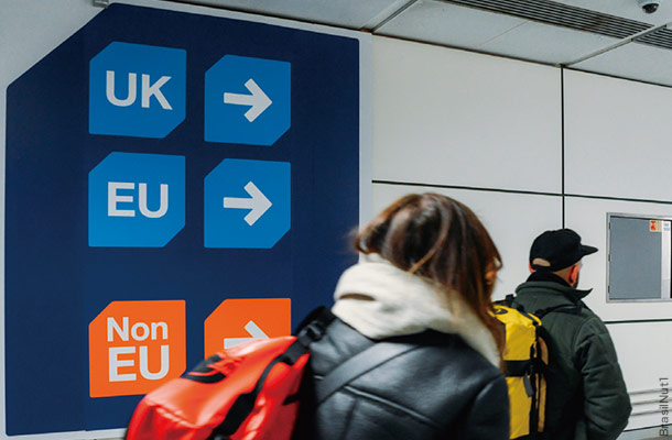 空港での入国審査でも、英国市民とEU市民は別々に