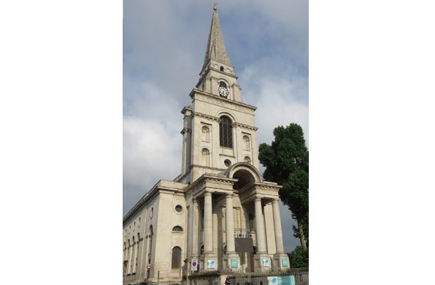 聖マリア・スピタル教会（現在はクライスト教会）がスピタルフィールズの語源